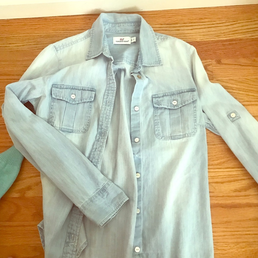 Vineyard Vines Jean button down - Picture 1 of 1